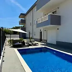 Willa Ocean Breeze With Pool *