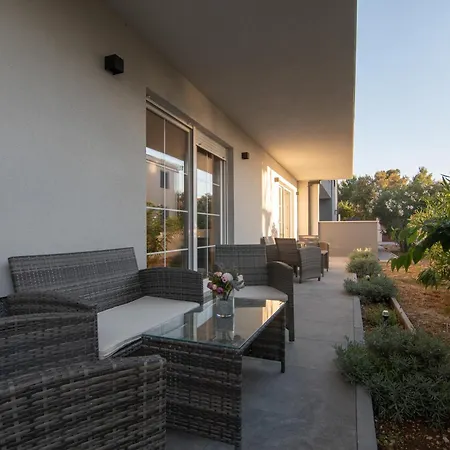 וילה Ocean Breeze With Pool *