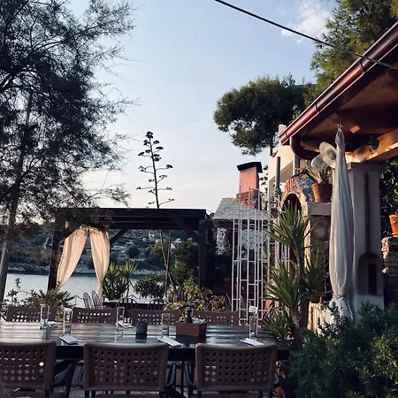 Ocean Breeze With Pool Villa Sevid