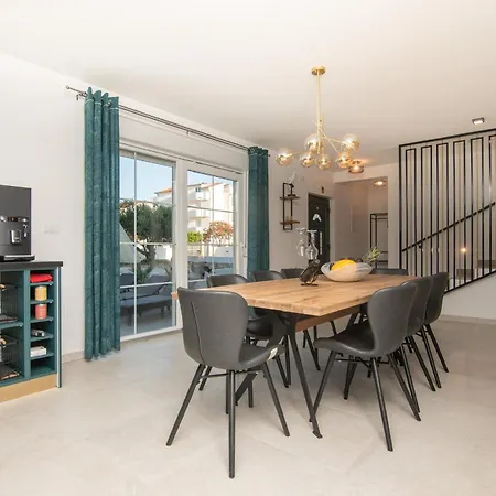 Ocean Breeze With Pool * Zaglavice