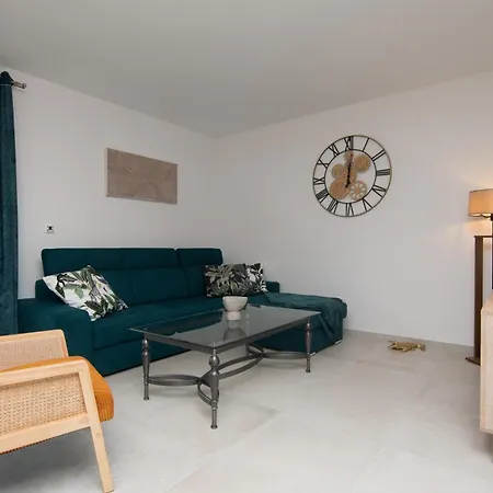 וילה Ocean Breeze With Pool