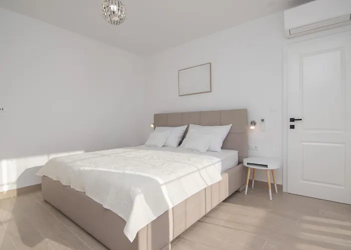 Ocean Breeze With Pool וילה