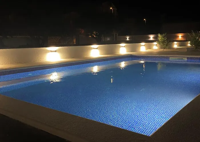 Ocean Breeze With Pool וילה