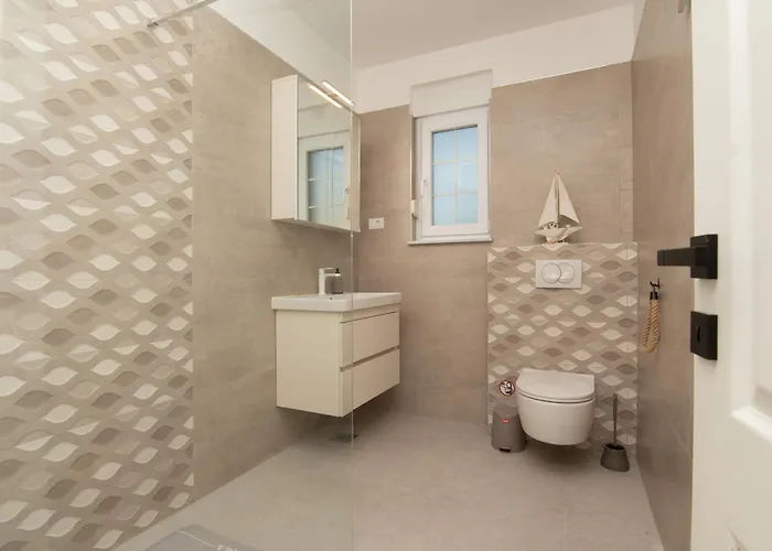 Ocean Breeze With Pool וילה *