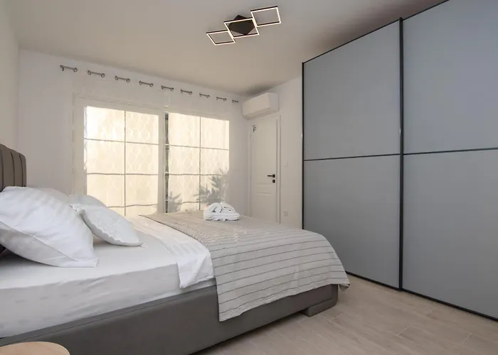 Ocean Breeze With Pool וילה