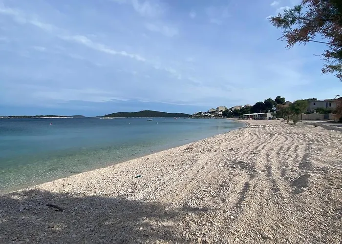 Ocean Breeze With Pool *