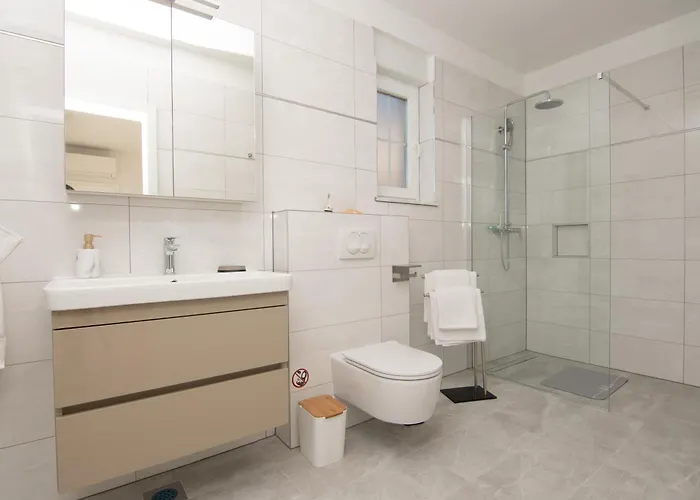 Ocean Breeze With Pool וילה Zaglavice