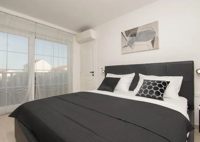 Ocean Breeze With Pool וילה *