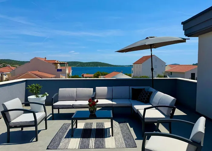 Ocean Breeze With Pool *